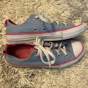 Girls “Junior” size 3.5 Converse All star shoes.